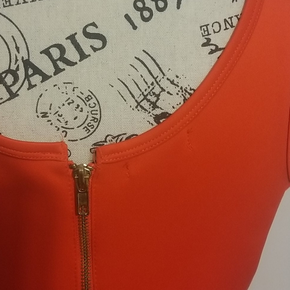 Dress - Picture 6 of 6